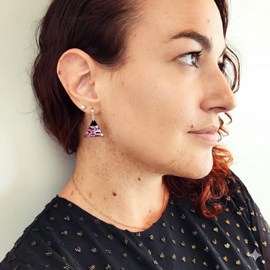 Triangle Abstrait Fuchsia