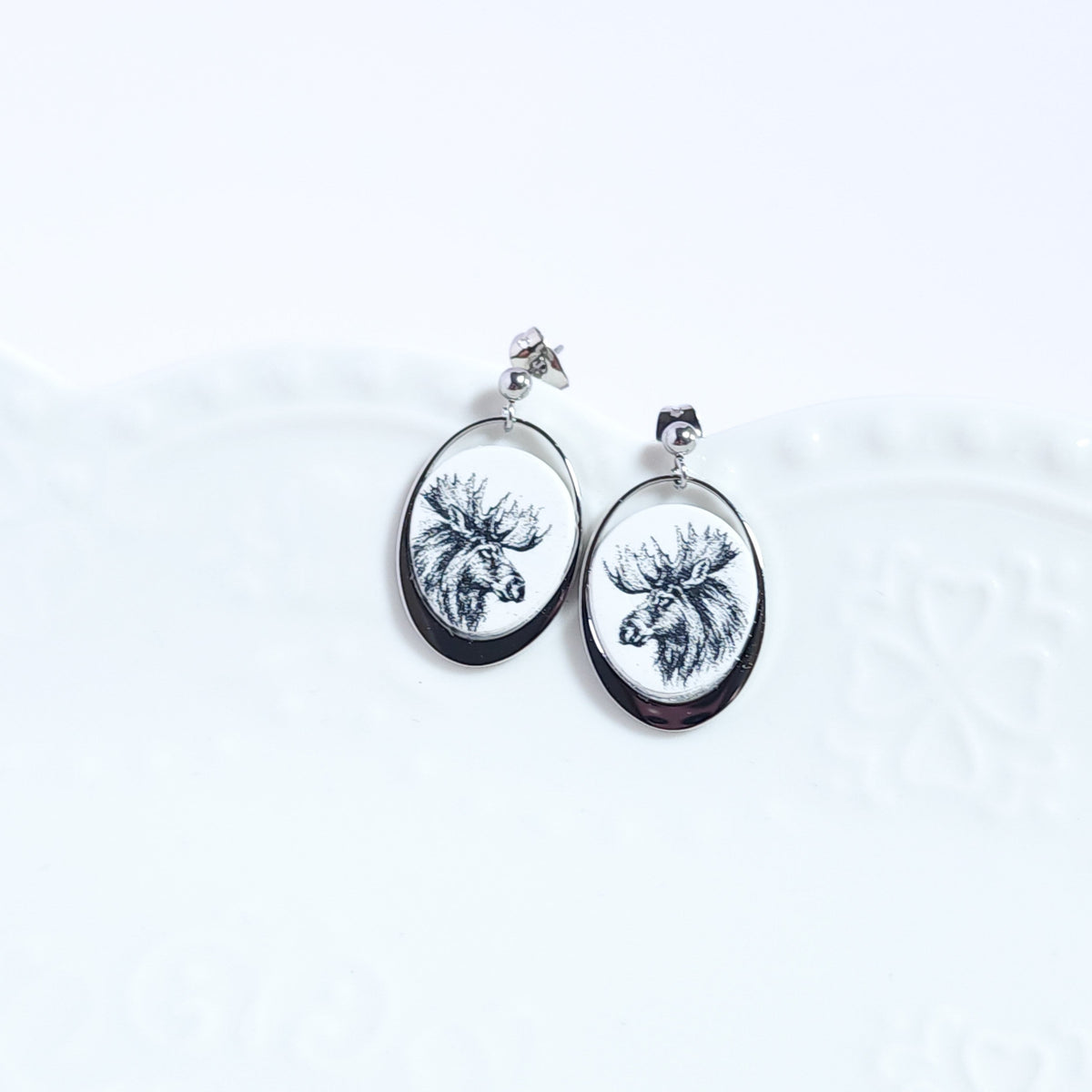 CANADA Earrings – Ovalune Black & White Moose
