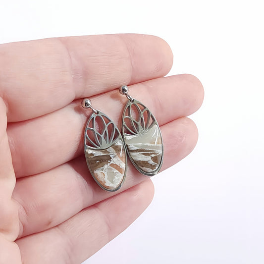 MINERAL Earrings – Coral & White Oria