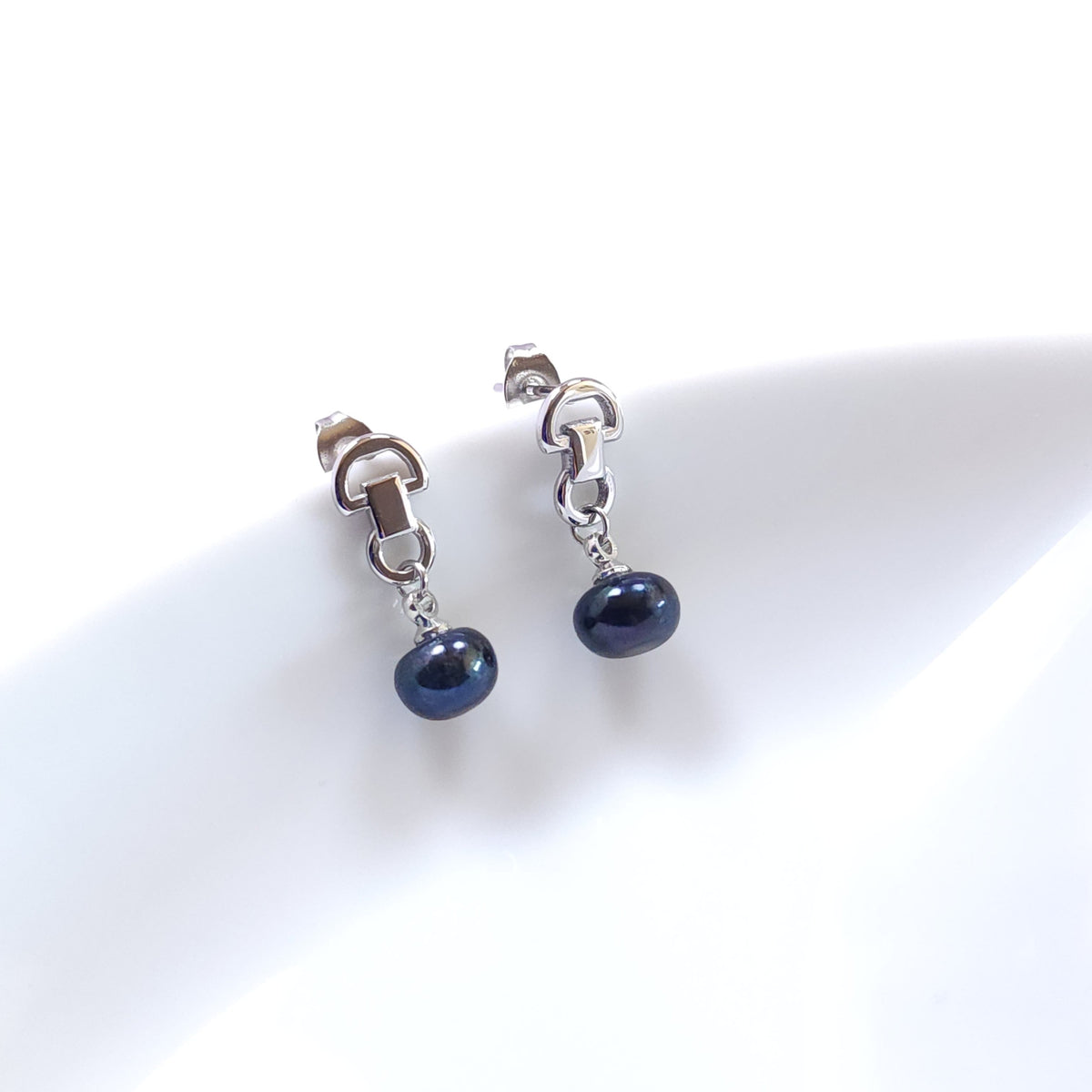 PEARL Earrings – Black Graphic Arch
