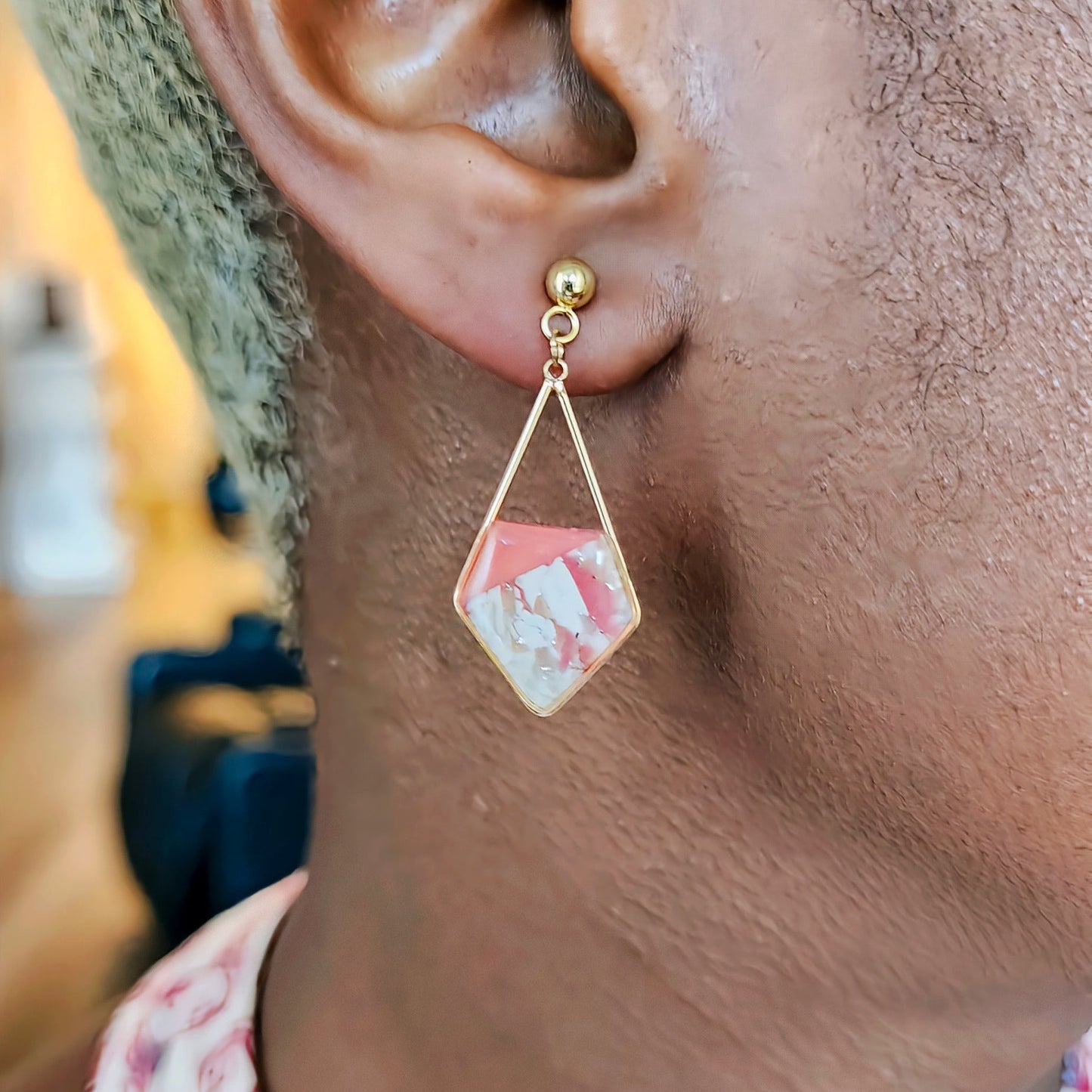 Boucles d’oreilles losange – Rose marbré