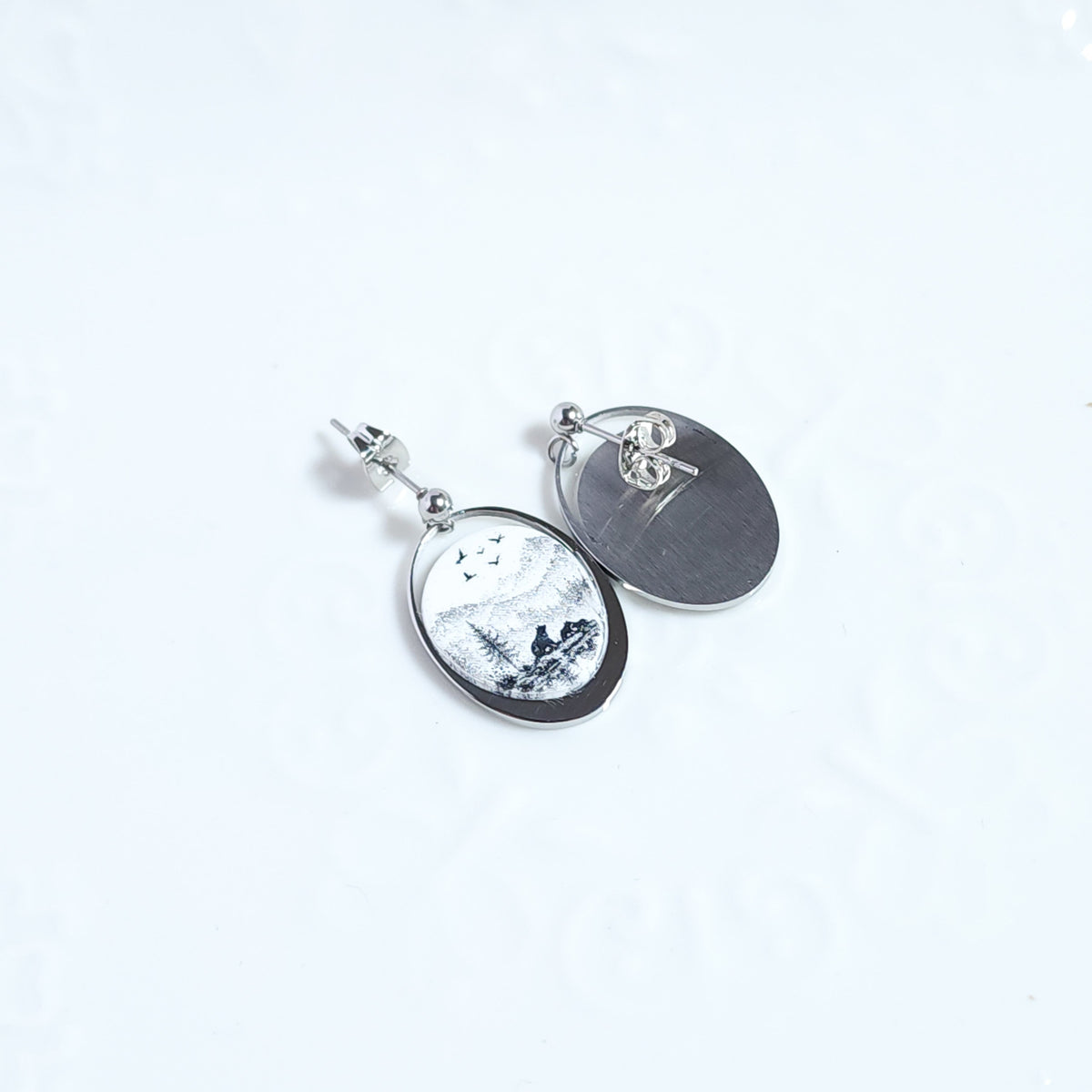 CANADA Earrings – Ovalune Black & White Landscape