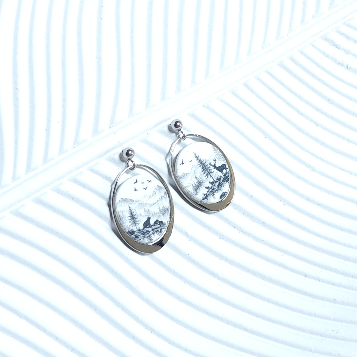 CANADA Earrings – Ovalune Black & White Landscape