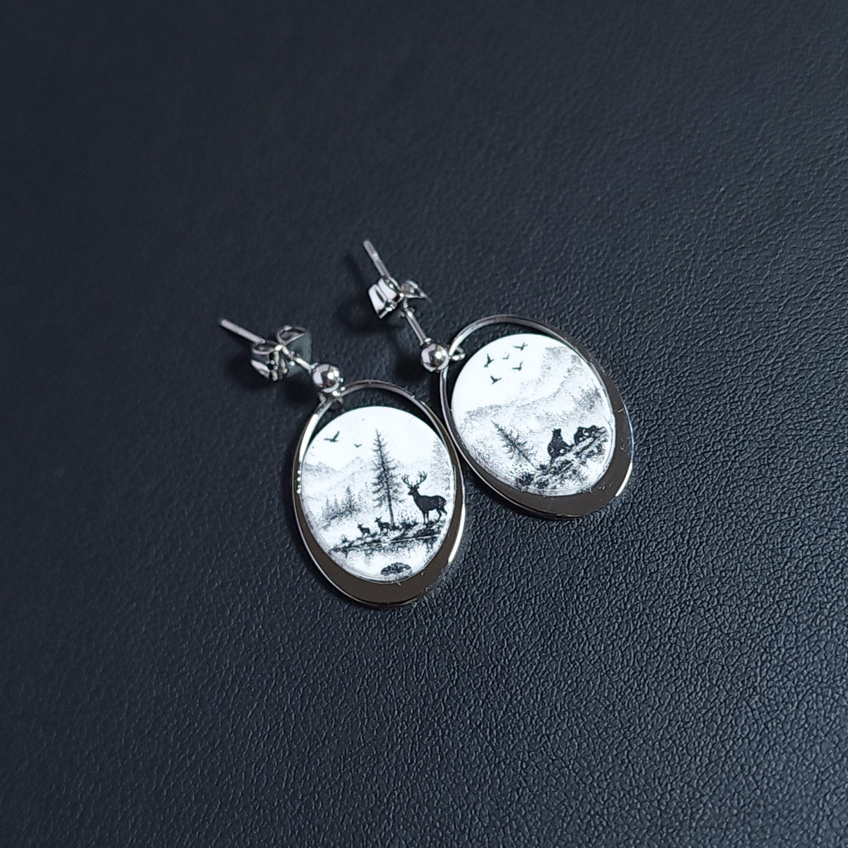 CANADA Earrings – Ovalune Black & White Landscape