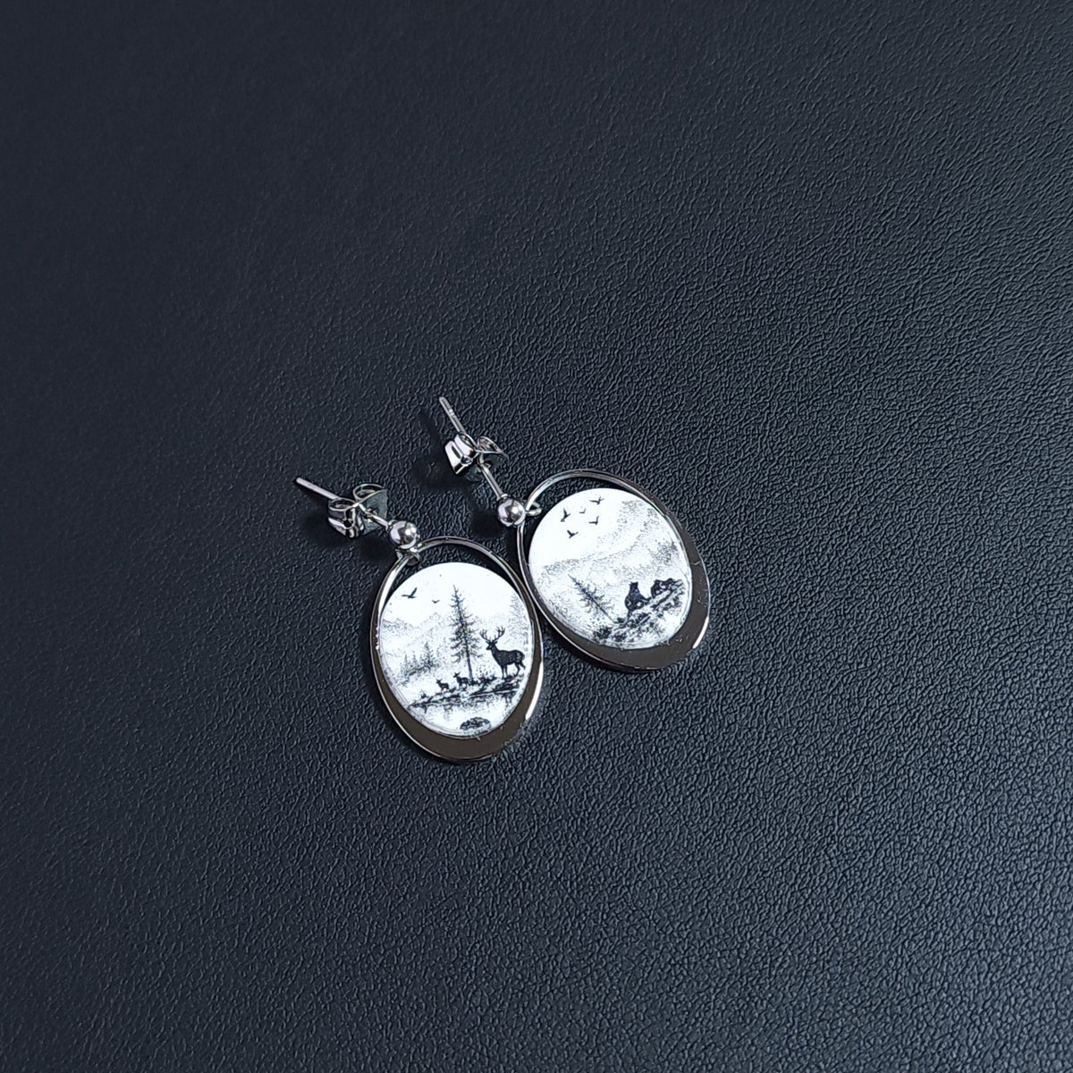 CANADA Earrings – Ovalune Black & White Landscape