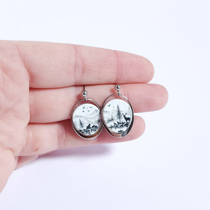 CANADA Earrings – Ovalune Black & White Landscape
