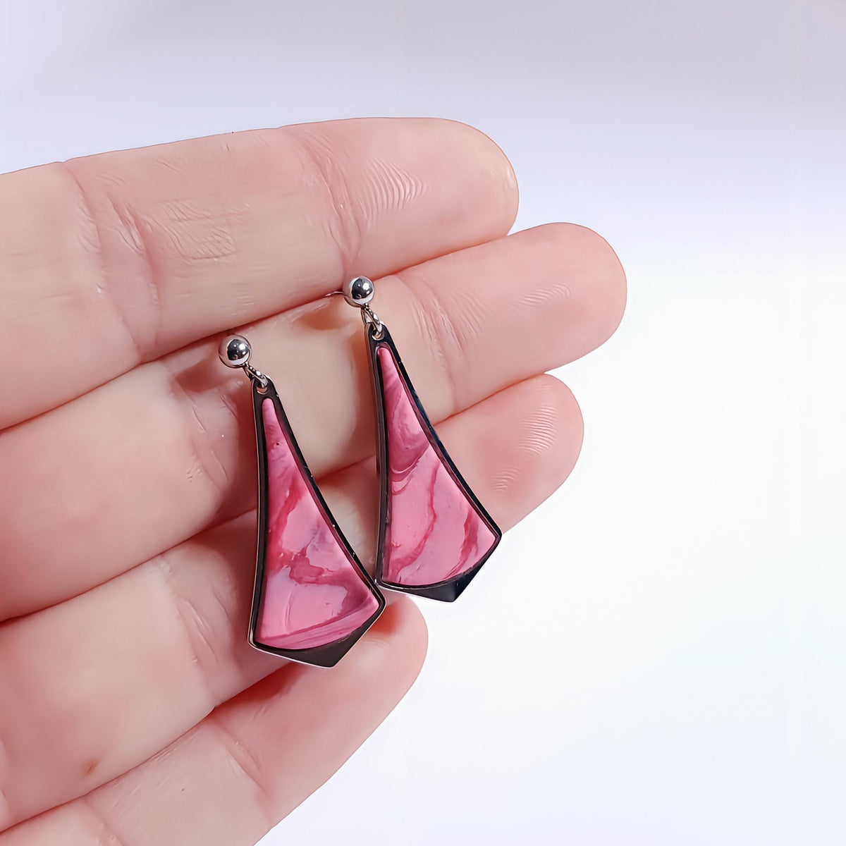 COLORFUL Earrings – Élantria Abstract Raspberry