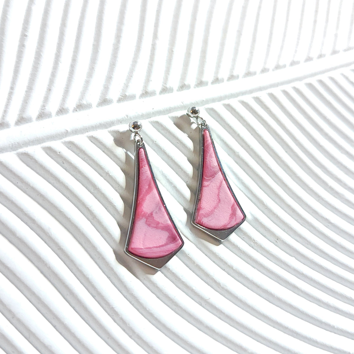 COLORFUL Earrings – Élantria Abstract Raspberry