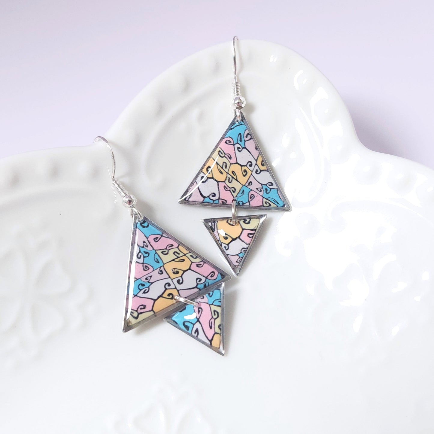 Boucles DAILY – Triangles Arabesques Pastel Argent -2-
