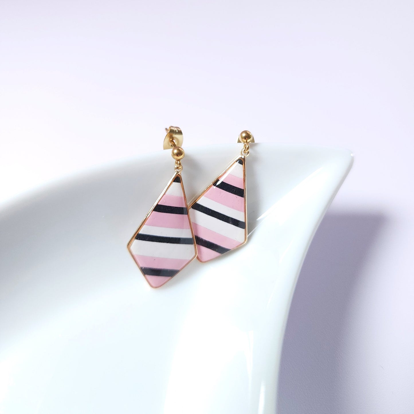 Boucles KAMPSOS – Rayures Rose & Noir Or