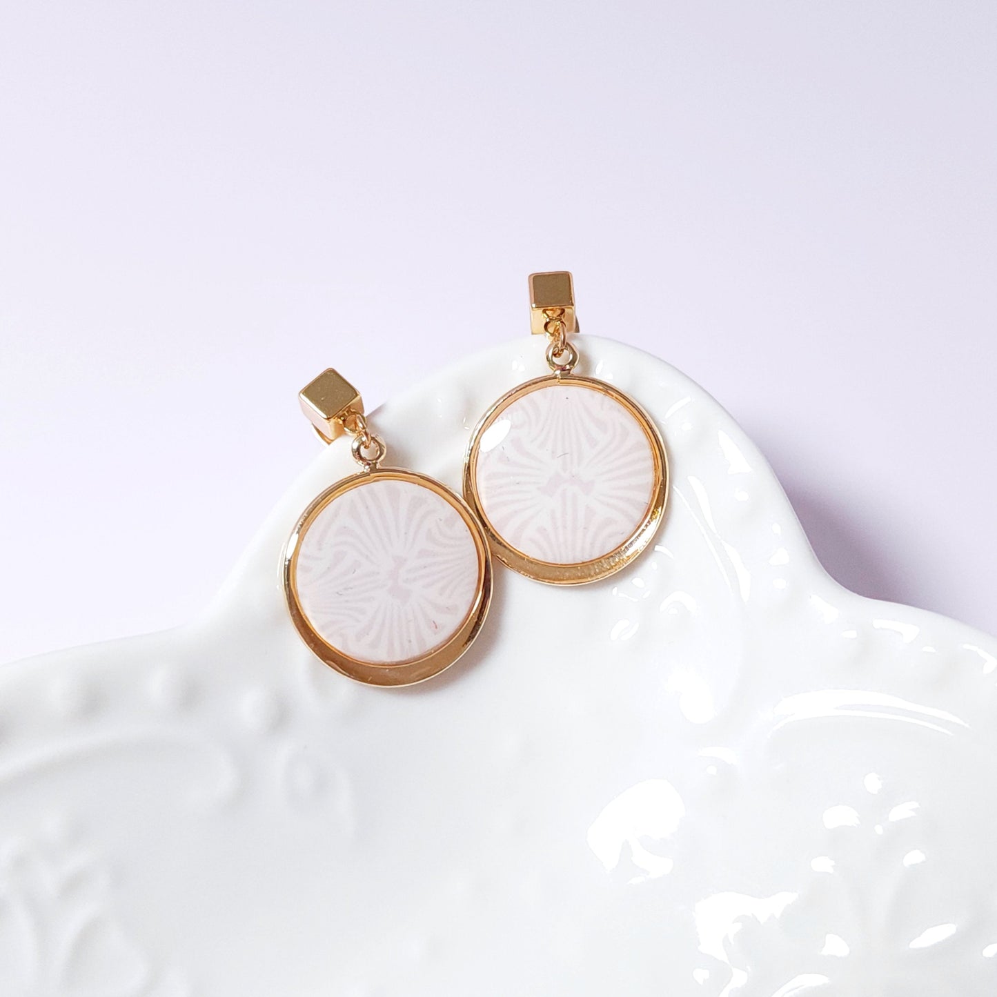 Boucles KAMPSOS – Rosace Poudrée Or