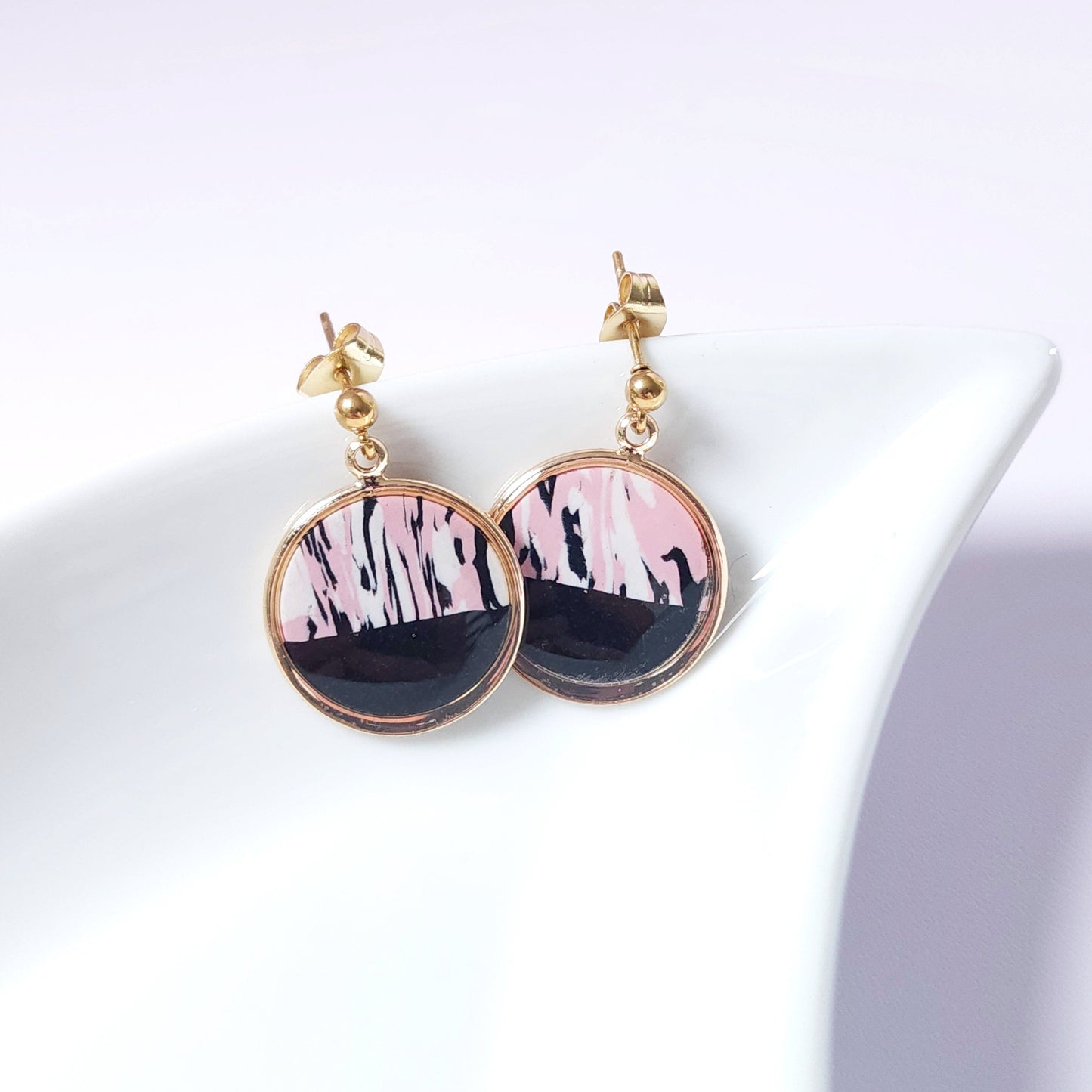 Boucles KAMPSOS – Zébrures Rosées Or