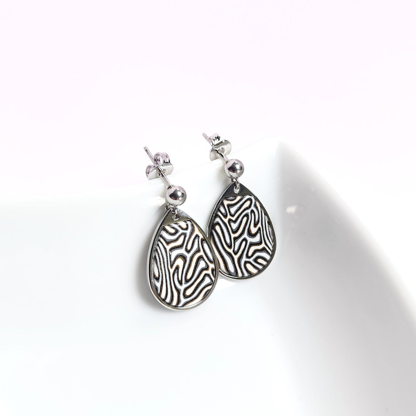 SIGNATURE Earrings – Graphic Drop