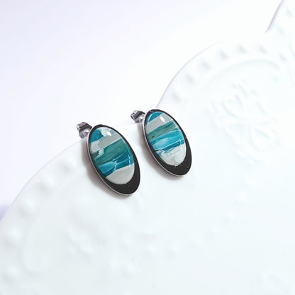 MINERAL Stud Earrings – Ovaline Coral & White