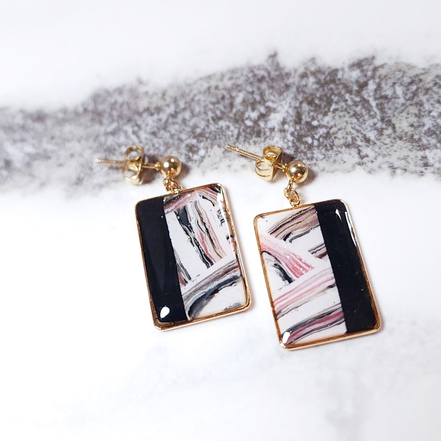 Boucles KAMPSOS – Marbré Rosé Noir Or